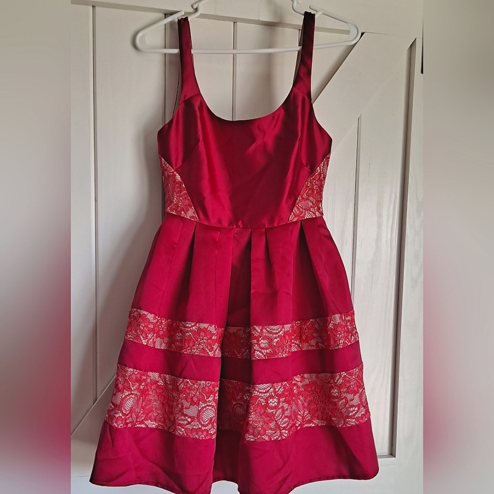 Elegant Red High-Low Pleated Cocktail Dress